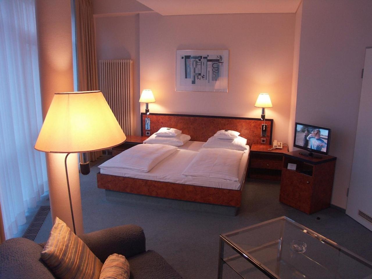 Hotel Arkadia Friedrichsdorf Exterior foto